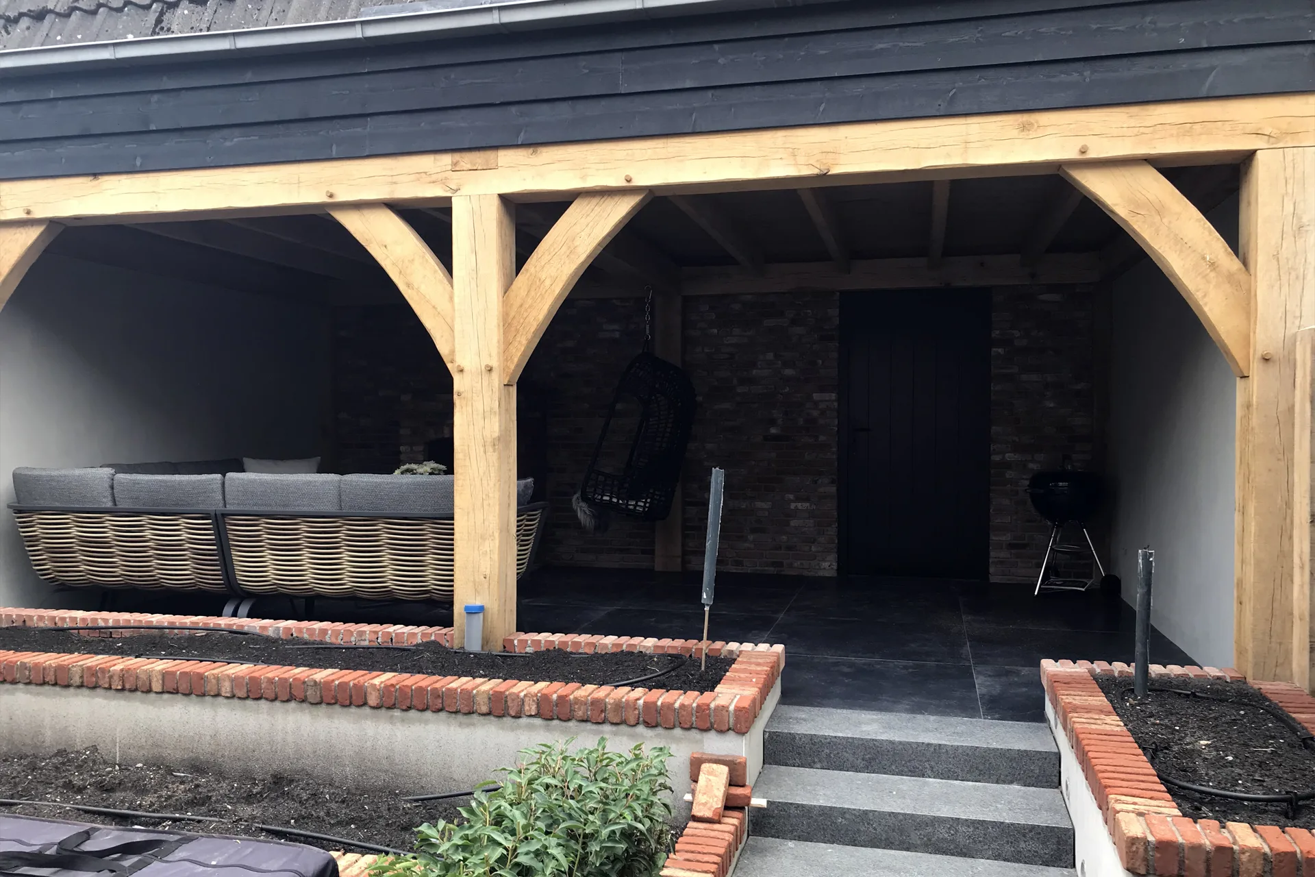Verbouw schuur met traditionele houten constructie